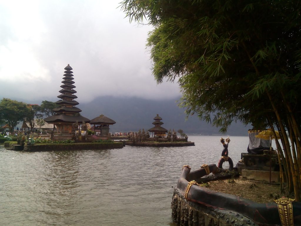 Obyek wisata di Bali Danau Beratan Bedugul 